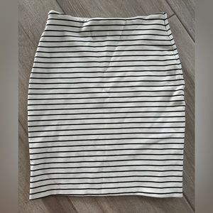 Ronny Kobo Size XS Striped White & Black Skirt